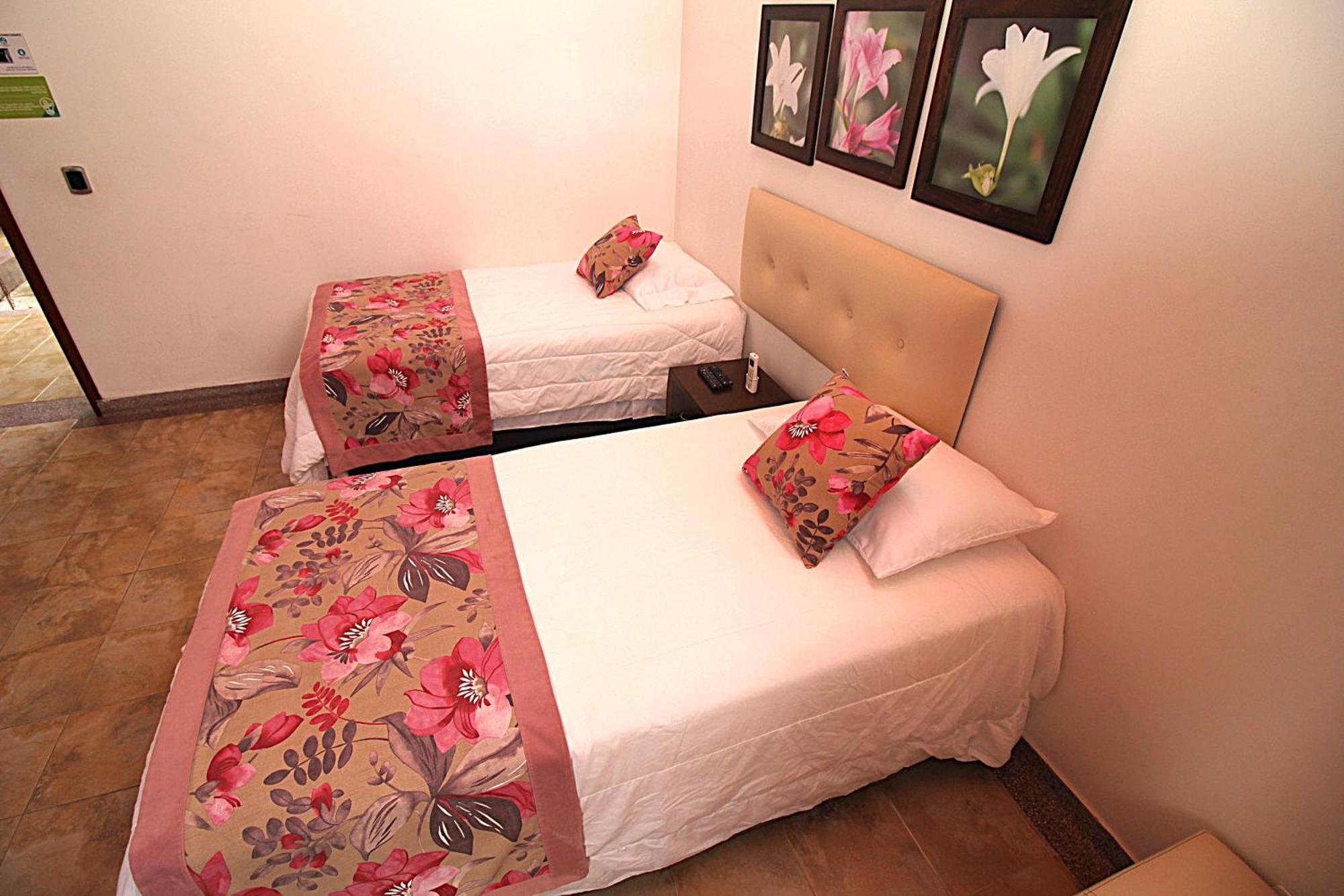 Amazilia Hotel Cerritos Buitenkant foto